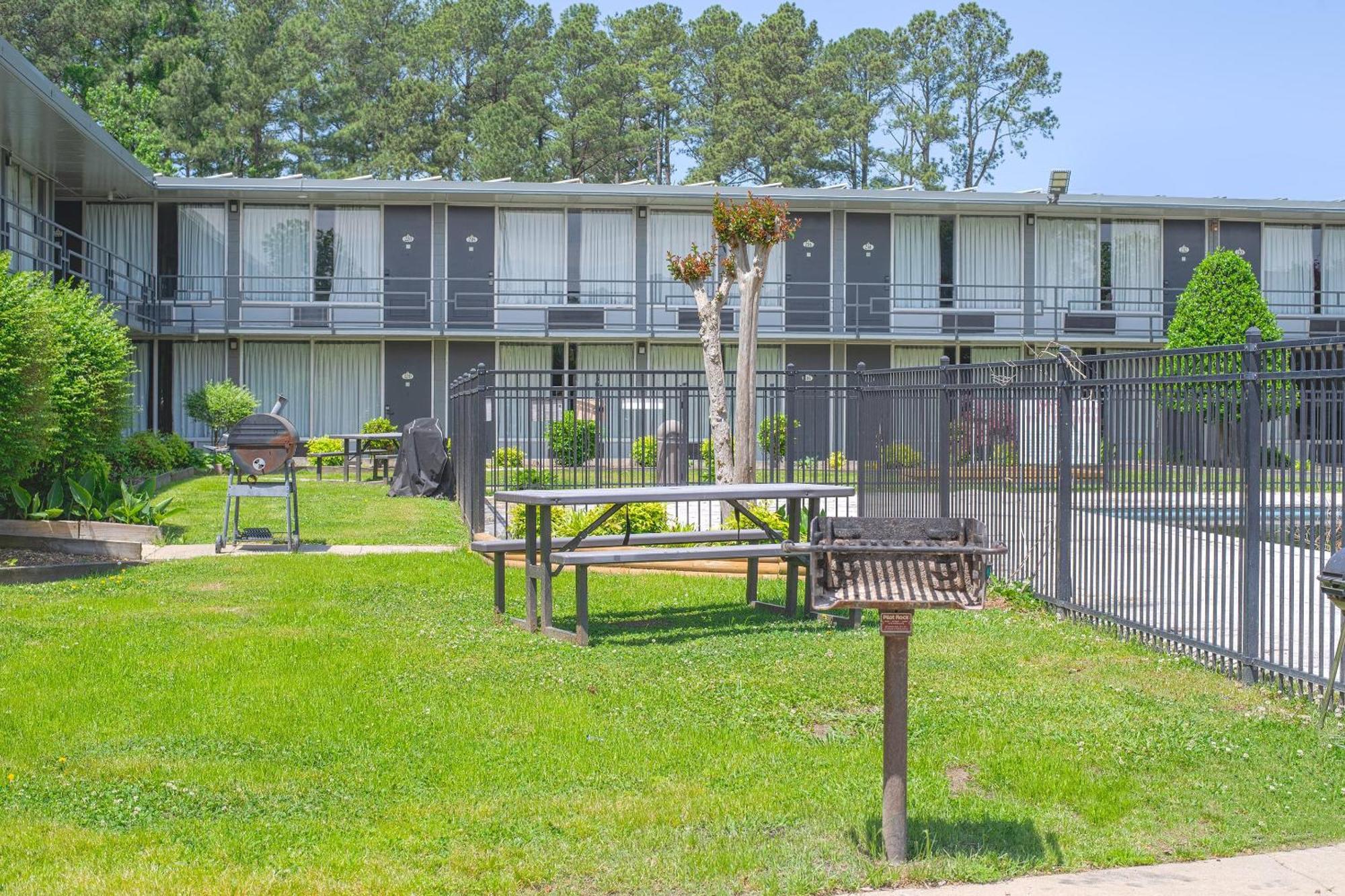 Masters Inn Selma Smithfield I-95 By Oyo מראה חיצוני תמונה