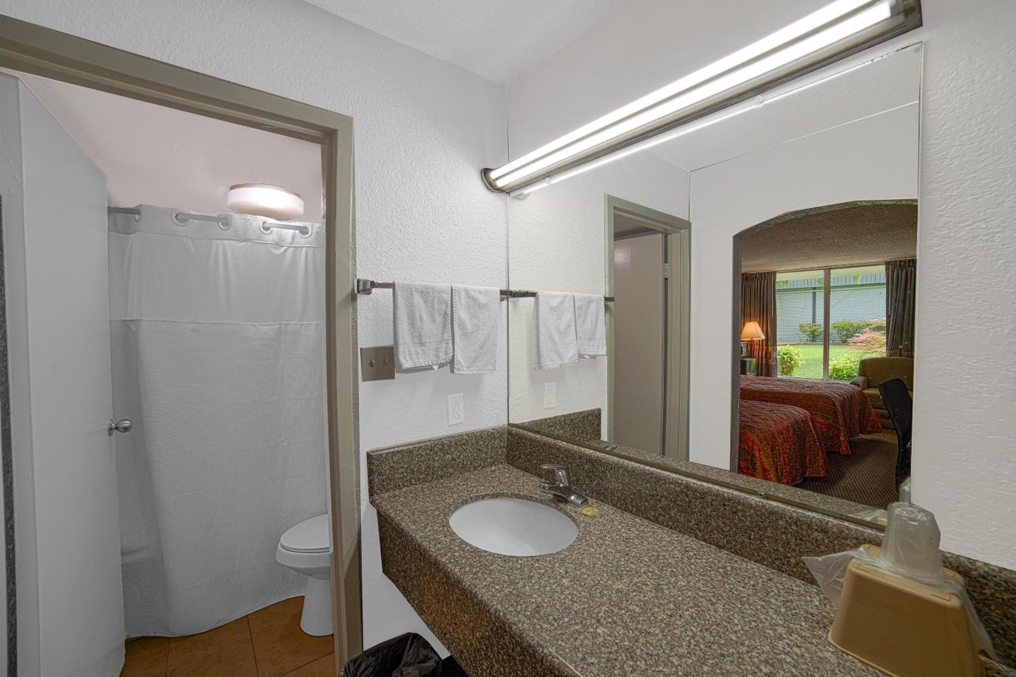 Masters Inn Selma Smithfield I-95 By Oyo מראה חיצוני תמונה
